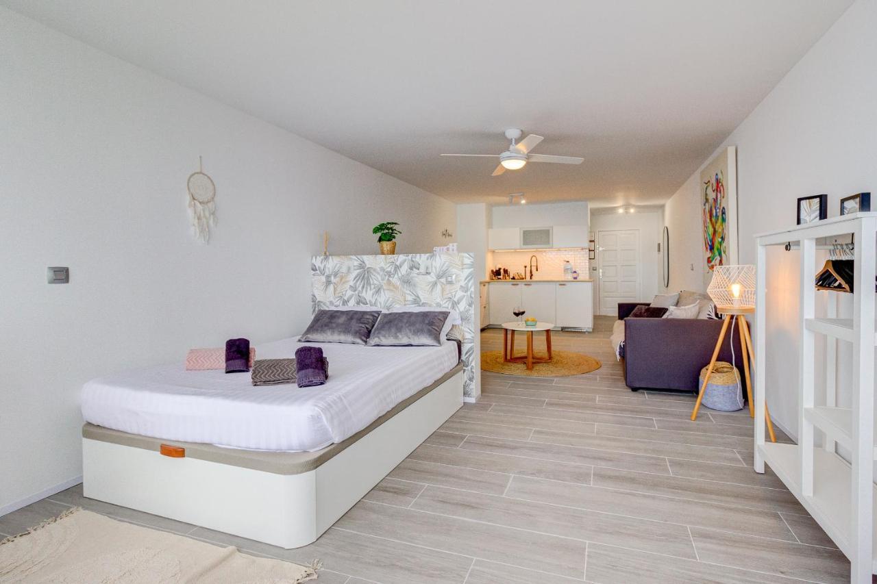 Ocean Loka Apartment Callao Salvaje Exterior photo